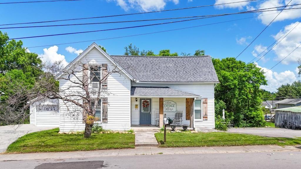 714 E Jefferson St Gold Suite - Photo 3 of 16