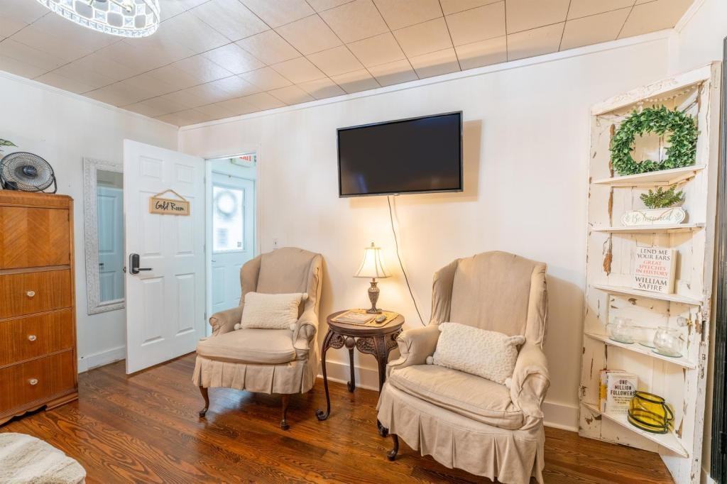 714 E Jefferson St Gold Suite - Photo 6 of 16