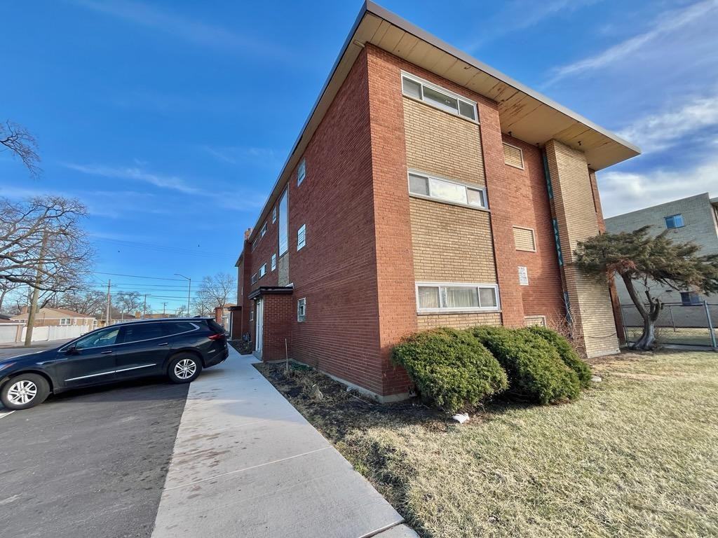 12601 S Winchester Ave - Photo 3 of 3