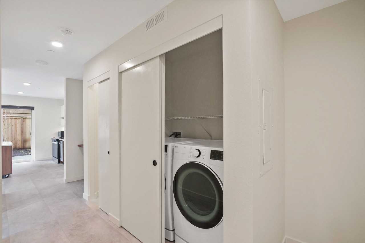 Chloe - Photo 6 of 12