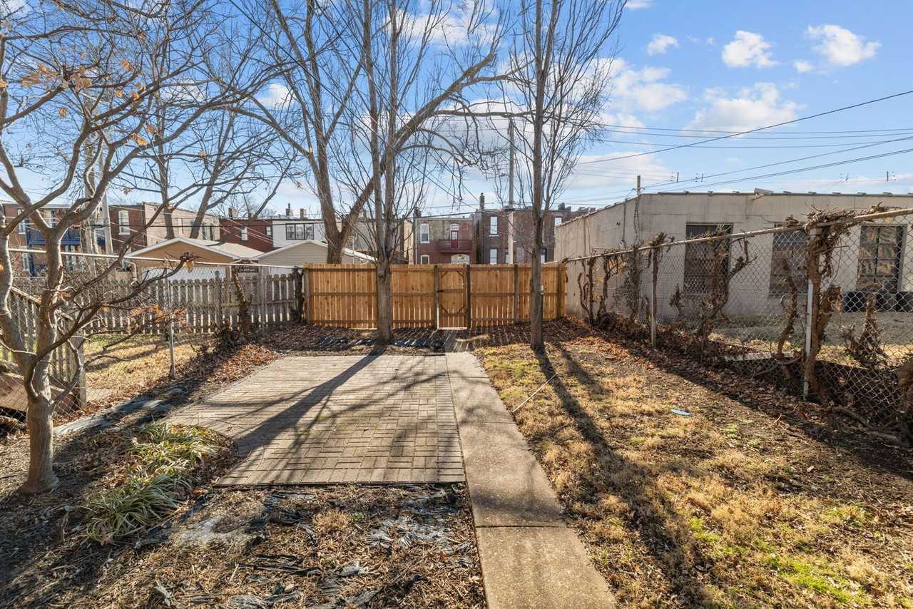 4456 Chouteau Ave - Photo 5 of 50