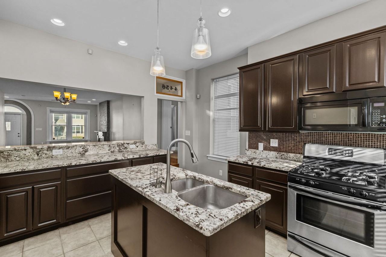 4456 Chouteau Ave - Photo 7 of 36