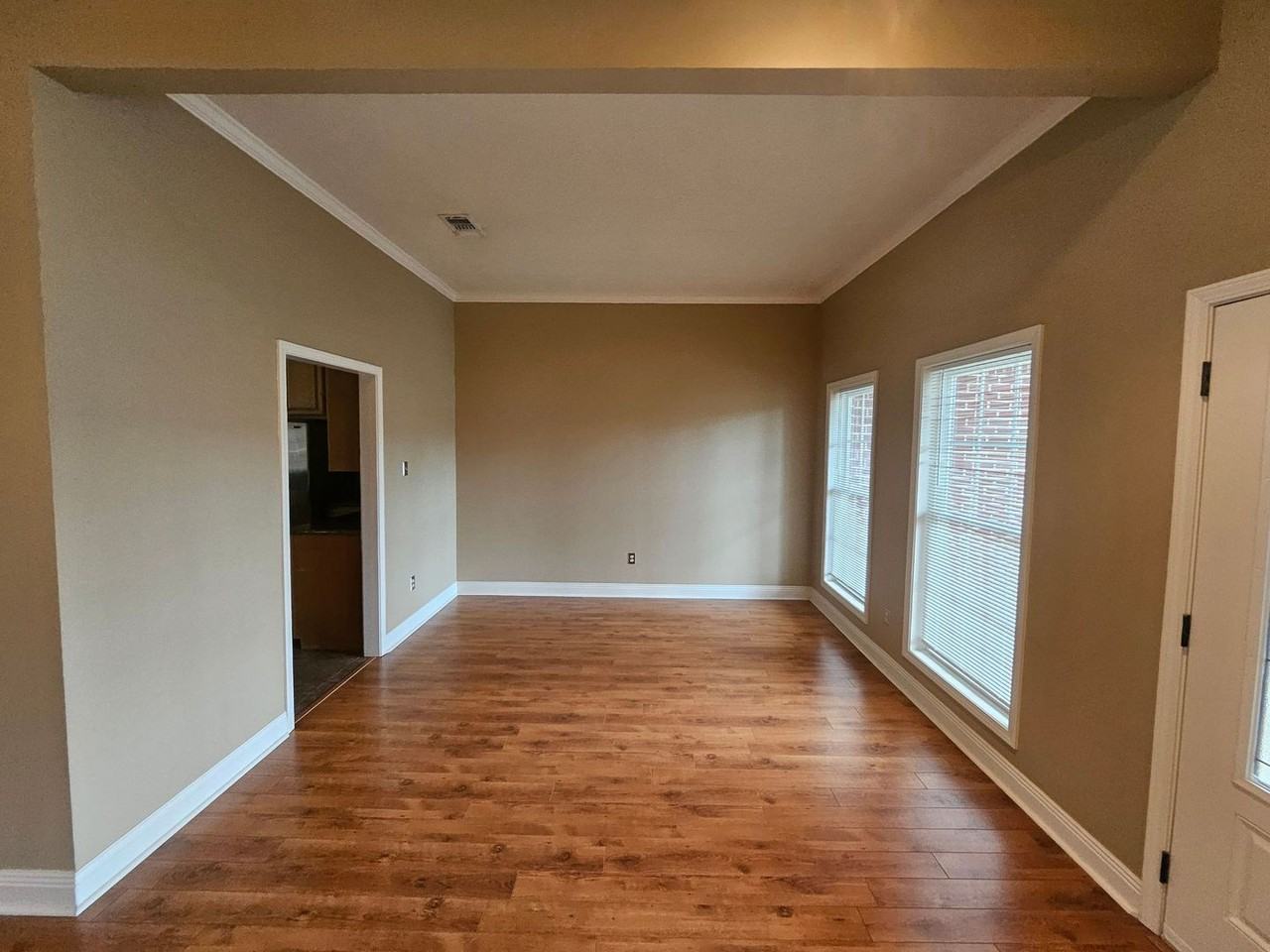 442 Country Club Rd - Photo 3 of 25