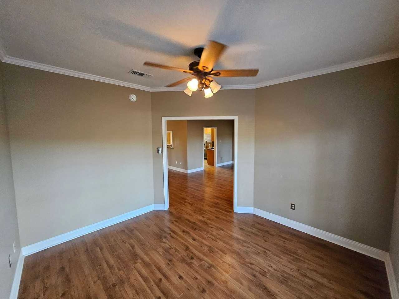 442 Country Club Rd - Photo 4 of 25