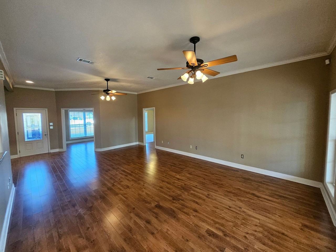 442 Country Club Rd - Photo 6 of 25