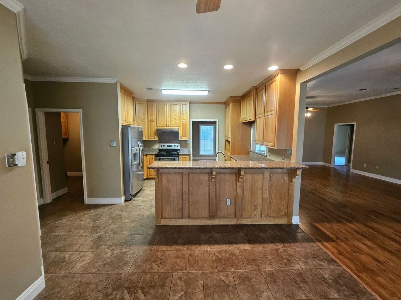 442 Country Club Rd - Photo 7 of 25