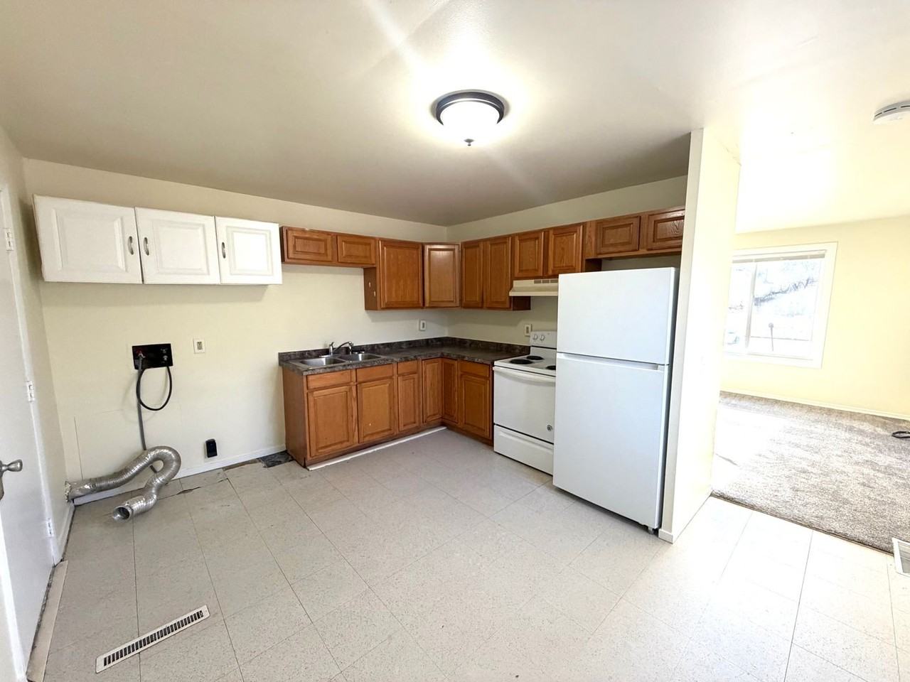 1621 Clover Ln - Photo 5 of 12