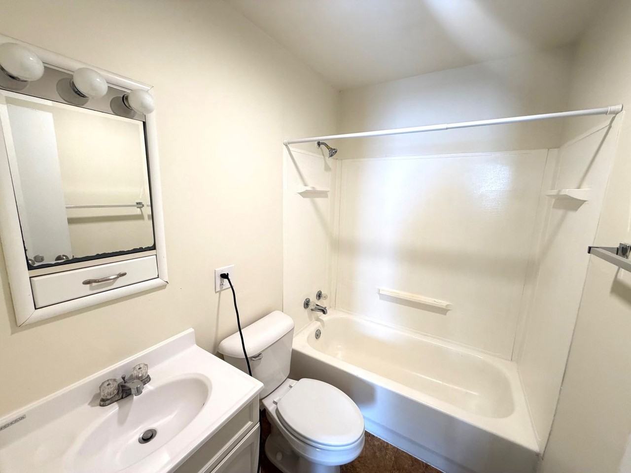 1621 Clover Ln - Photo 6 of 12