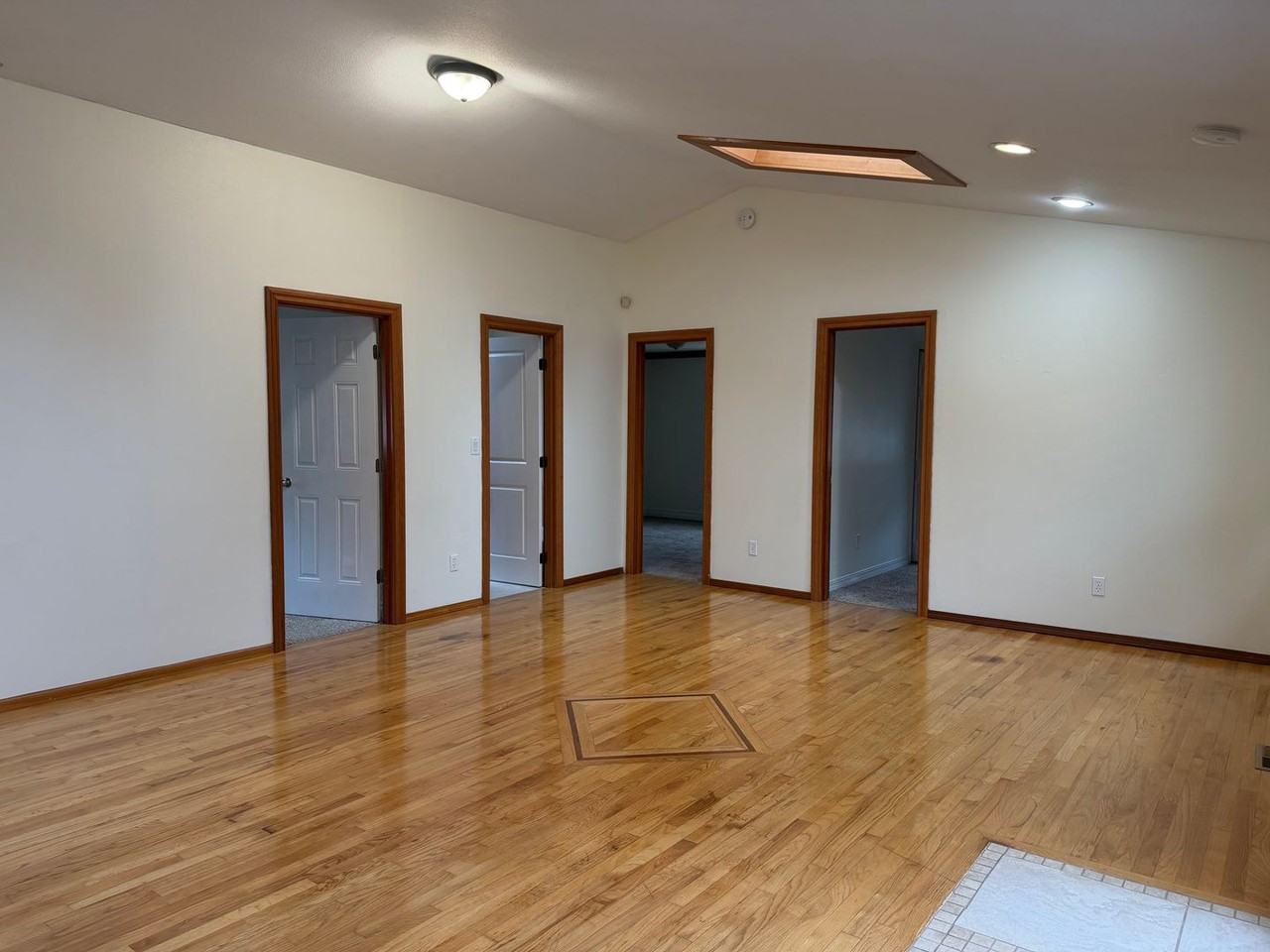 6605 Beverly Blvd - Photo 6 of 25