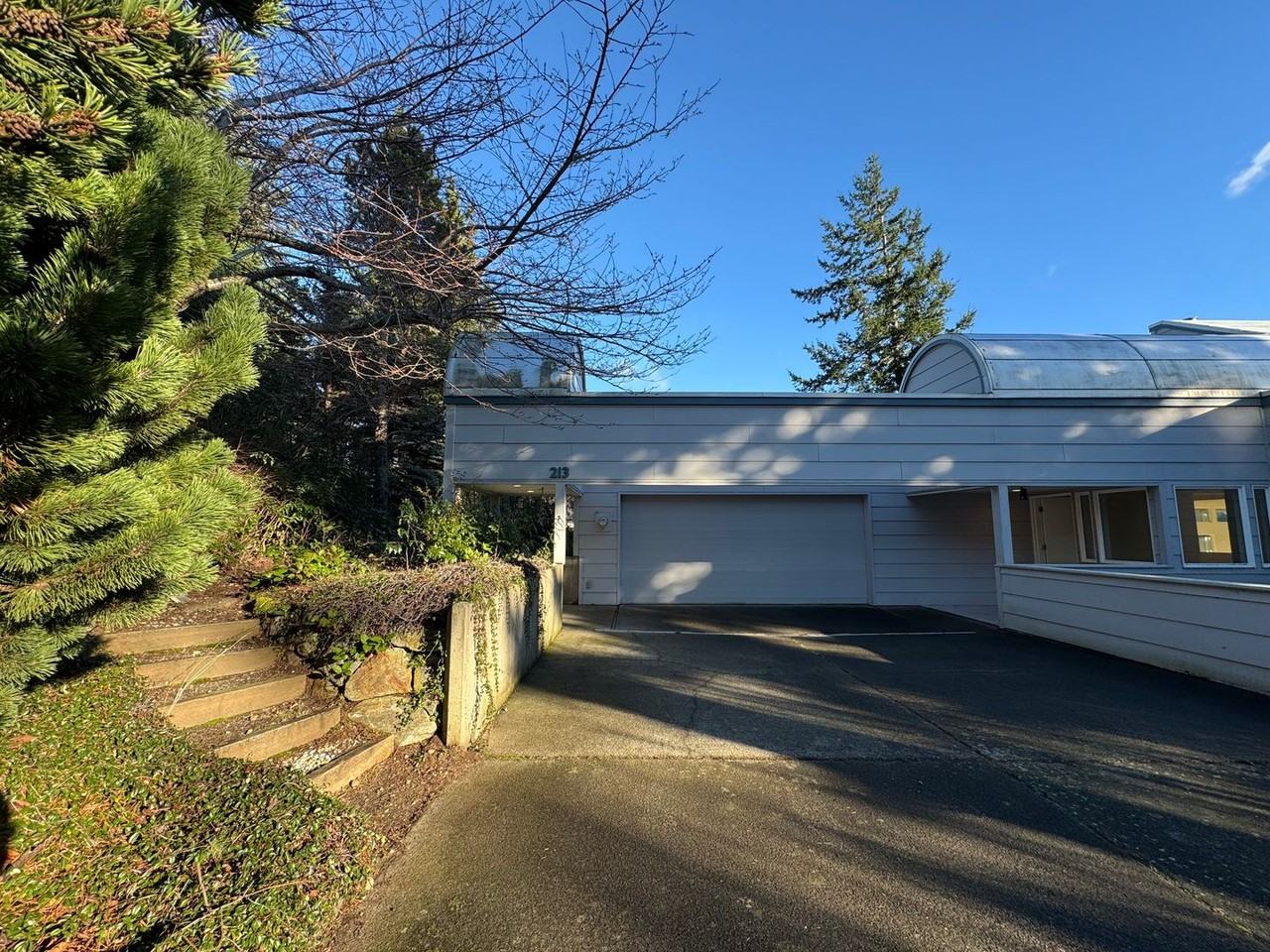 213 Sea Pines Ln - Photo 3 of 50