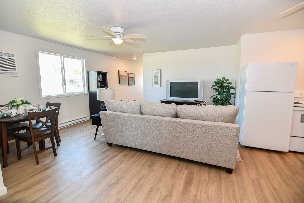 Sunset Pointe - Photo 4 of 50