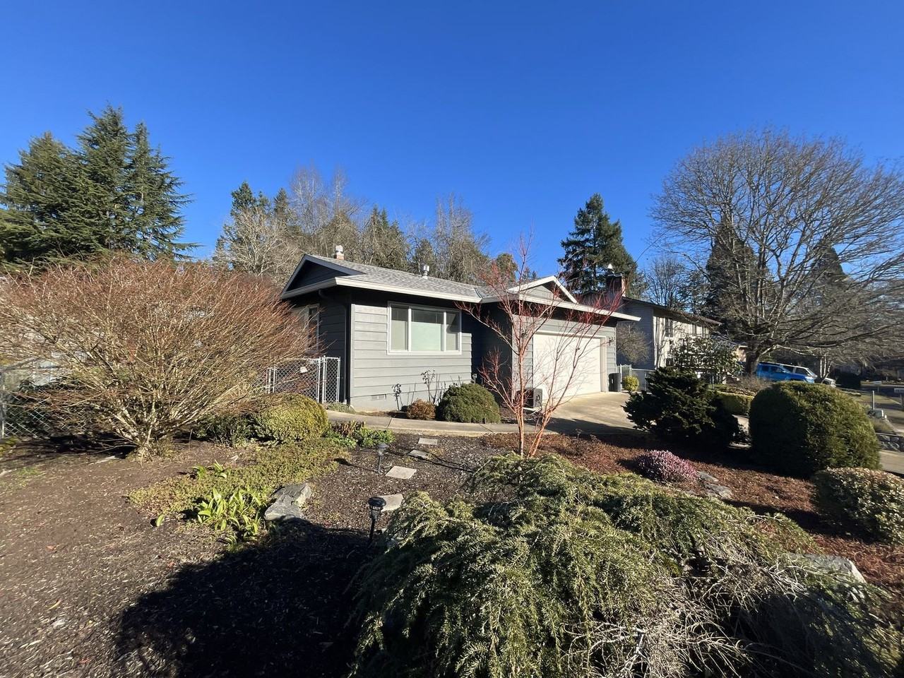 8340 Sw Godwin Ct - Photo 2 of 40