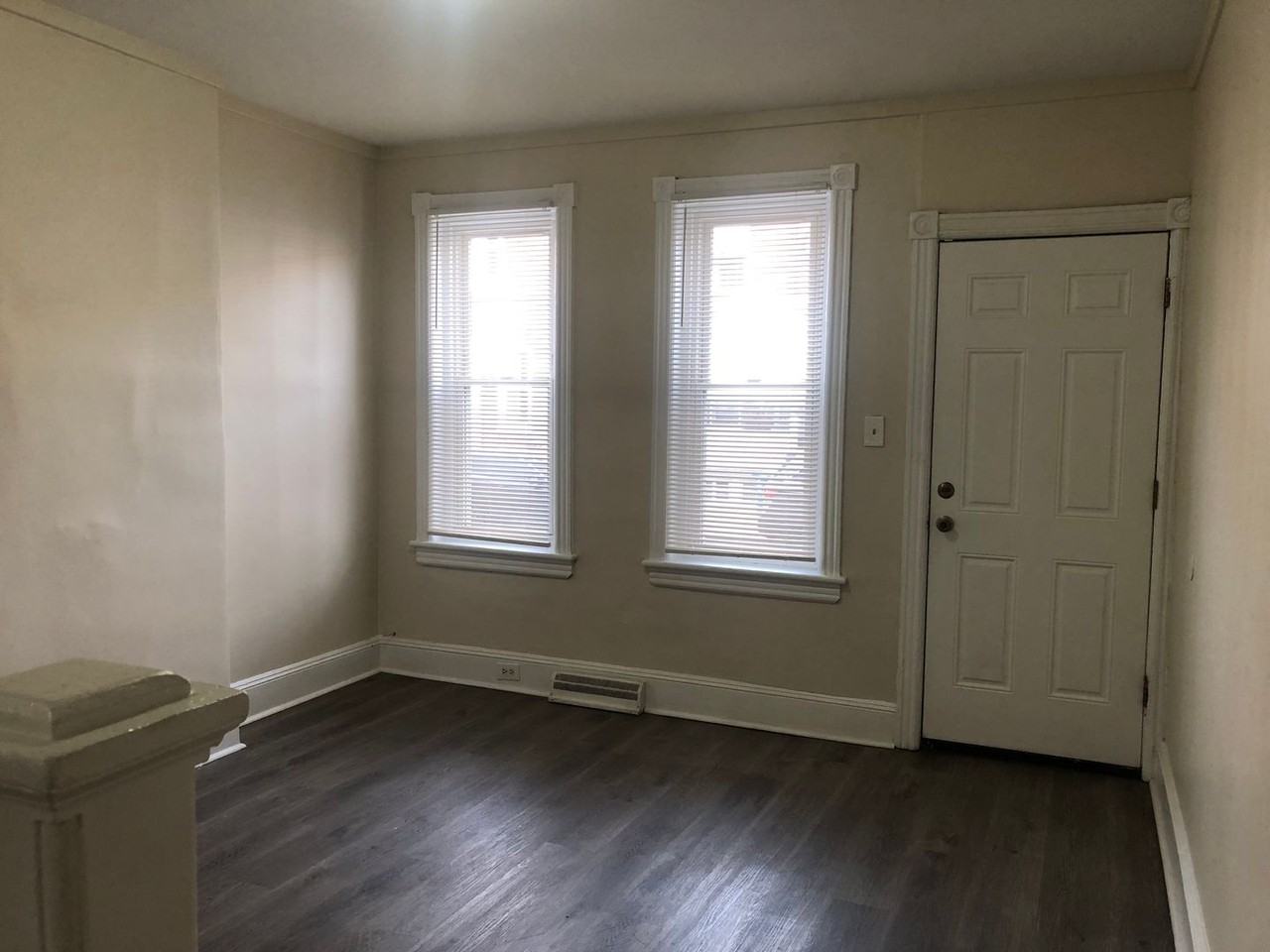 825 Beatty St - Photo 7 of 19