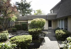 featured image of 14525 Ne 6th Pl #1