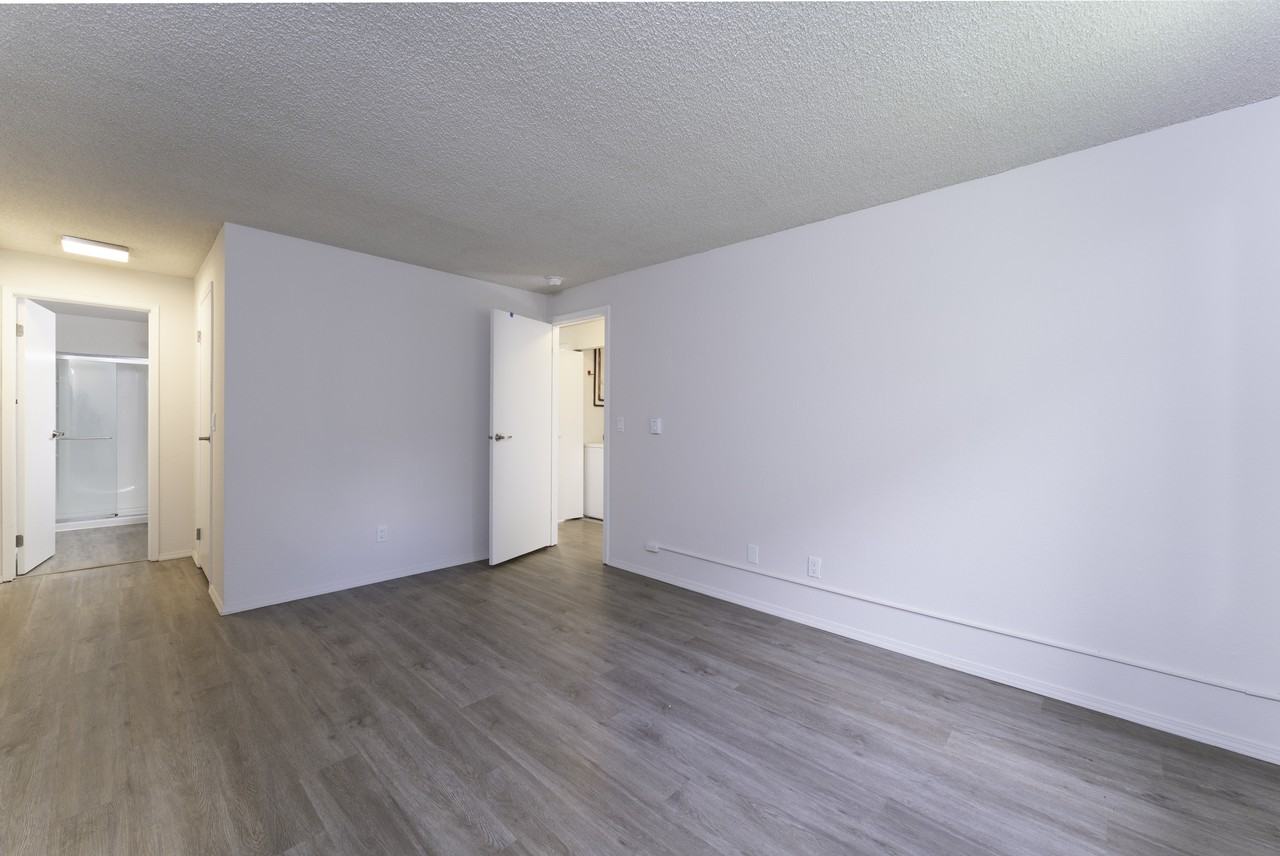 14525 Ne 6th Pl #1 - Photo 2 of 30