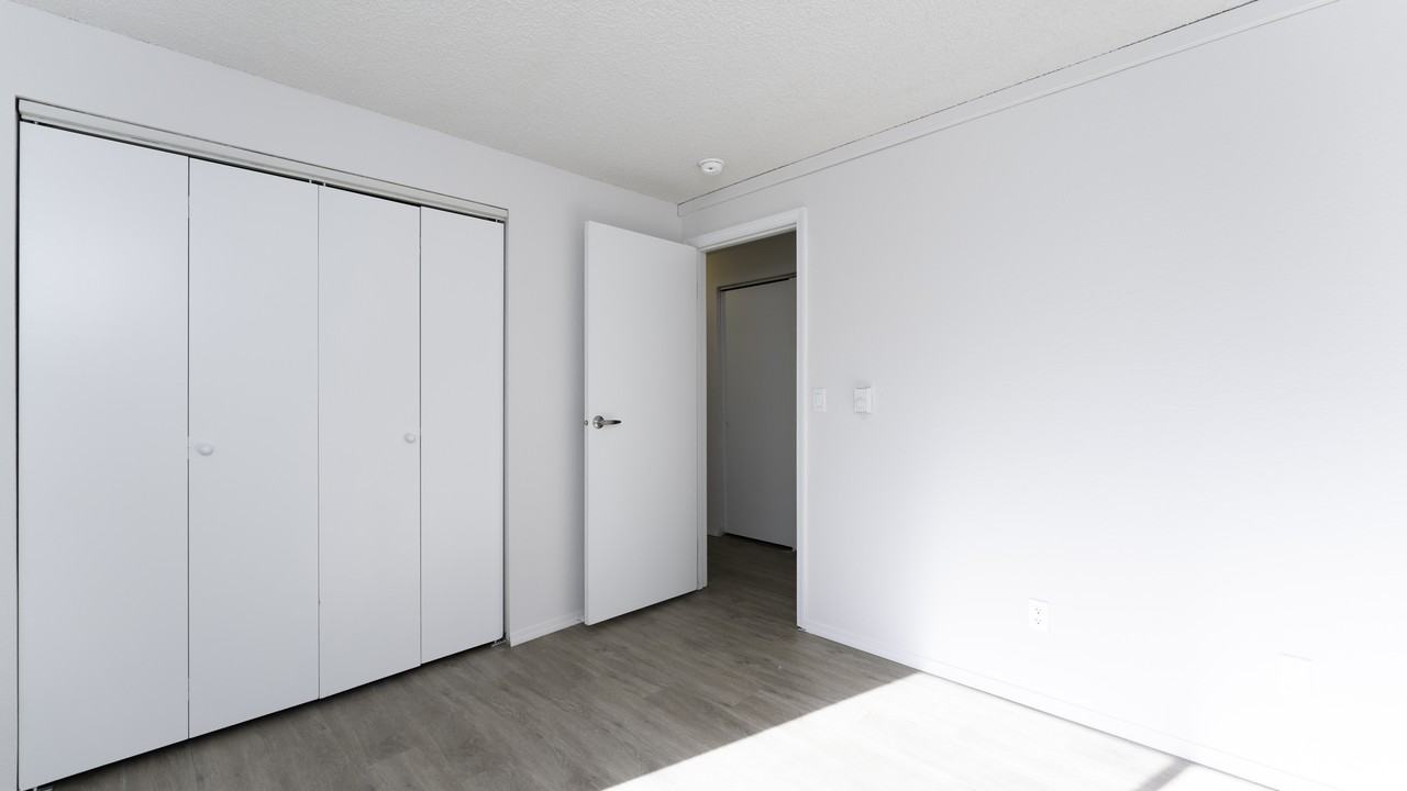 14525 Ne 6th Pl #1 - Photo 4 of 30