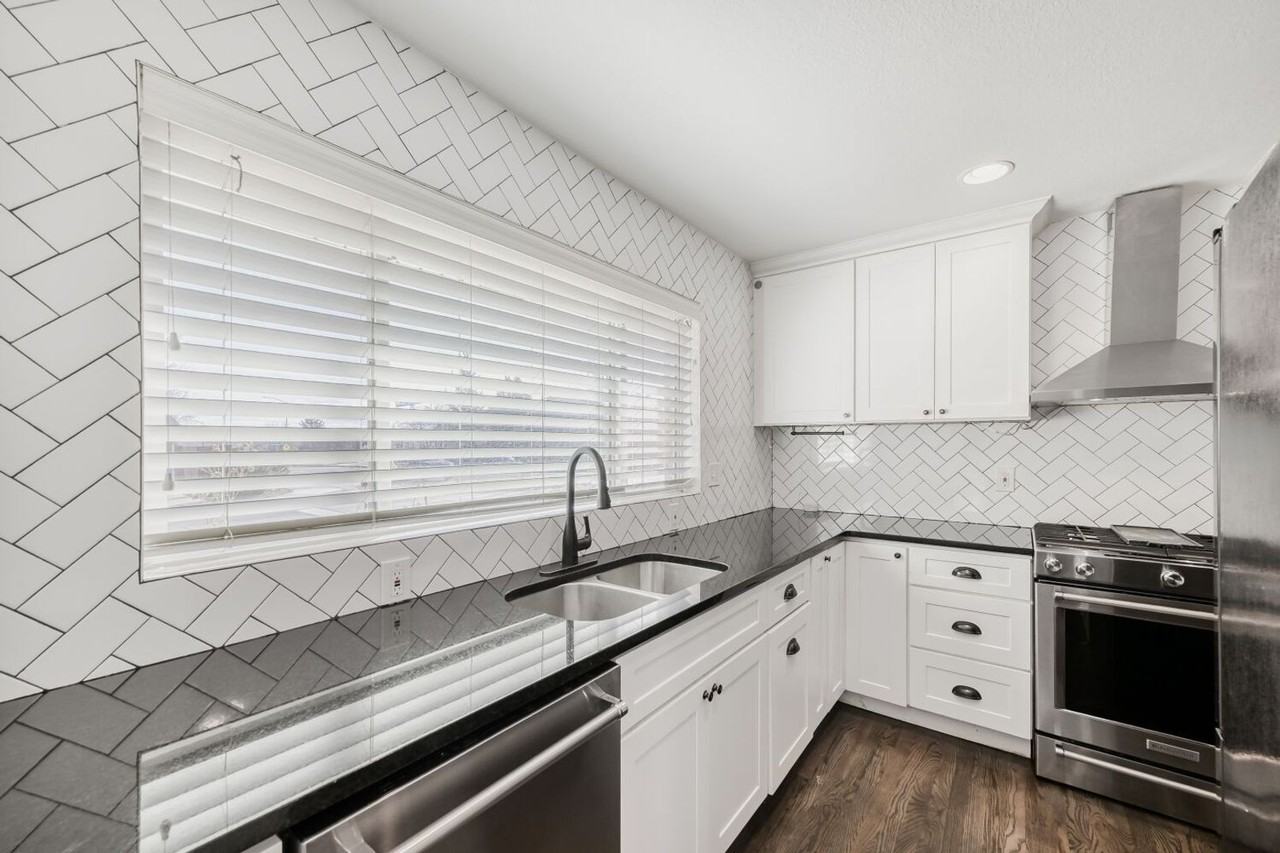 4585 Martin Dr - Photo 2 of 19