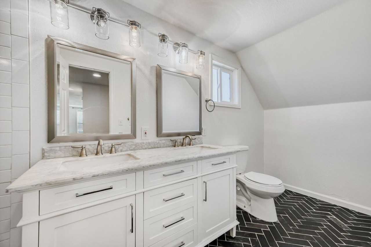 4585 Martin Dr - Photo 7 of 19