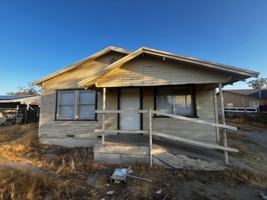 featured image of 2416 Center St