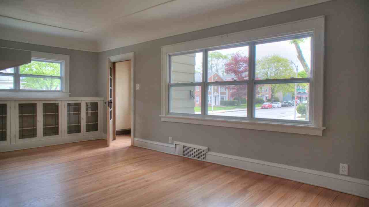 2865 N Frederick Ave - Photo 4 of 28