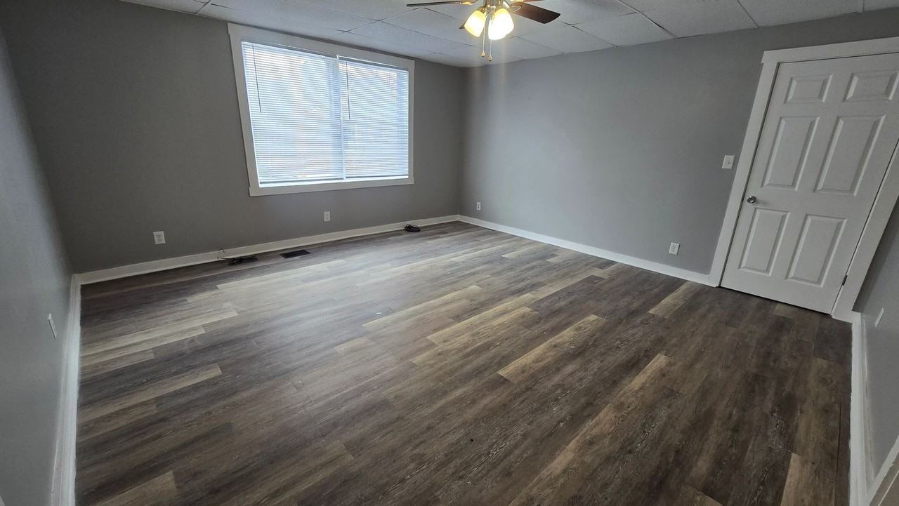 904 W. Main St. - Photo 7 of 20