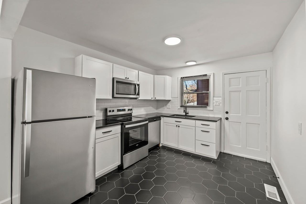 Brand new Avera apartments! - Photo 6 of 37