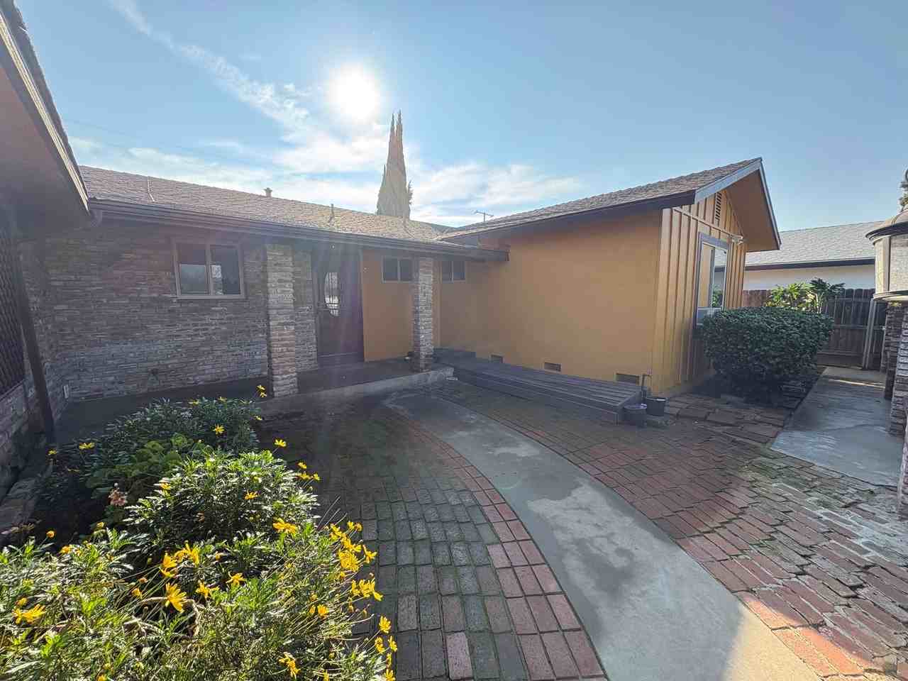 1413 W Cambridge Ave - Photo 4 of 40