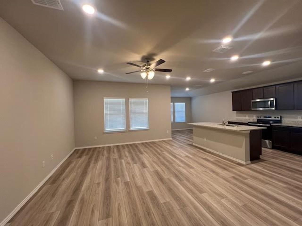 4008 Halo St - Photo 2 of 21