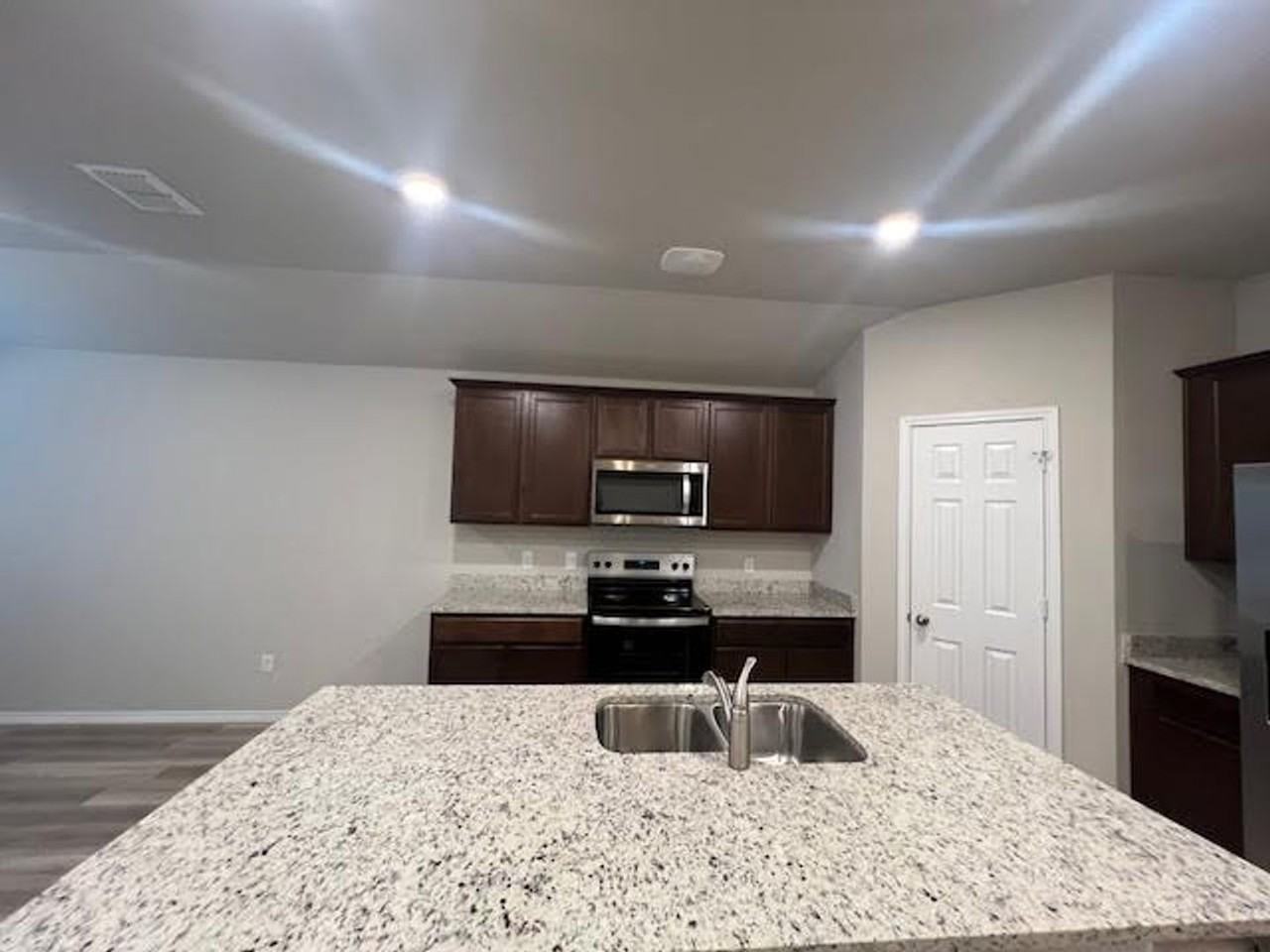 4008 Halo St - Photo 6 of 21