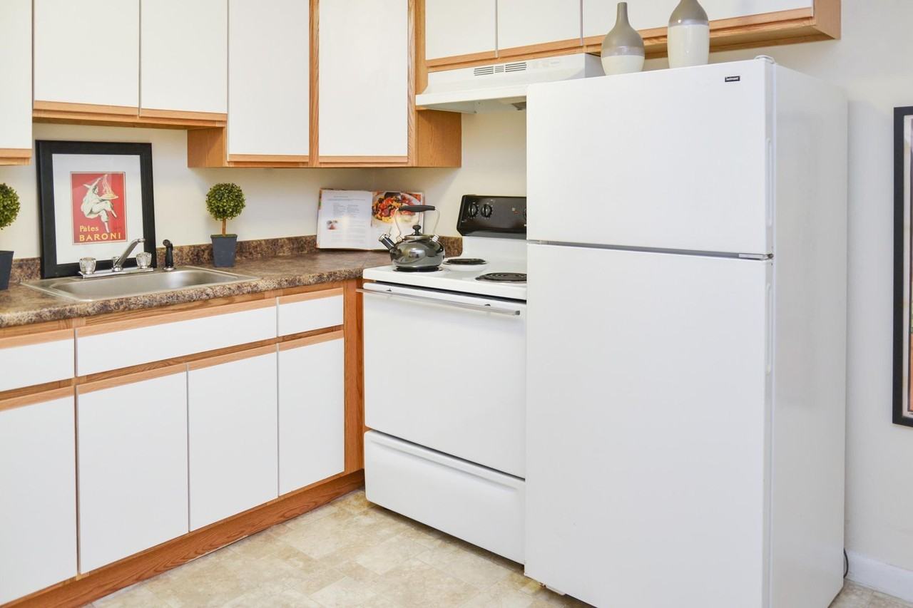 B180 (Keewaydin Pines) - Photo 2 of 32