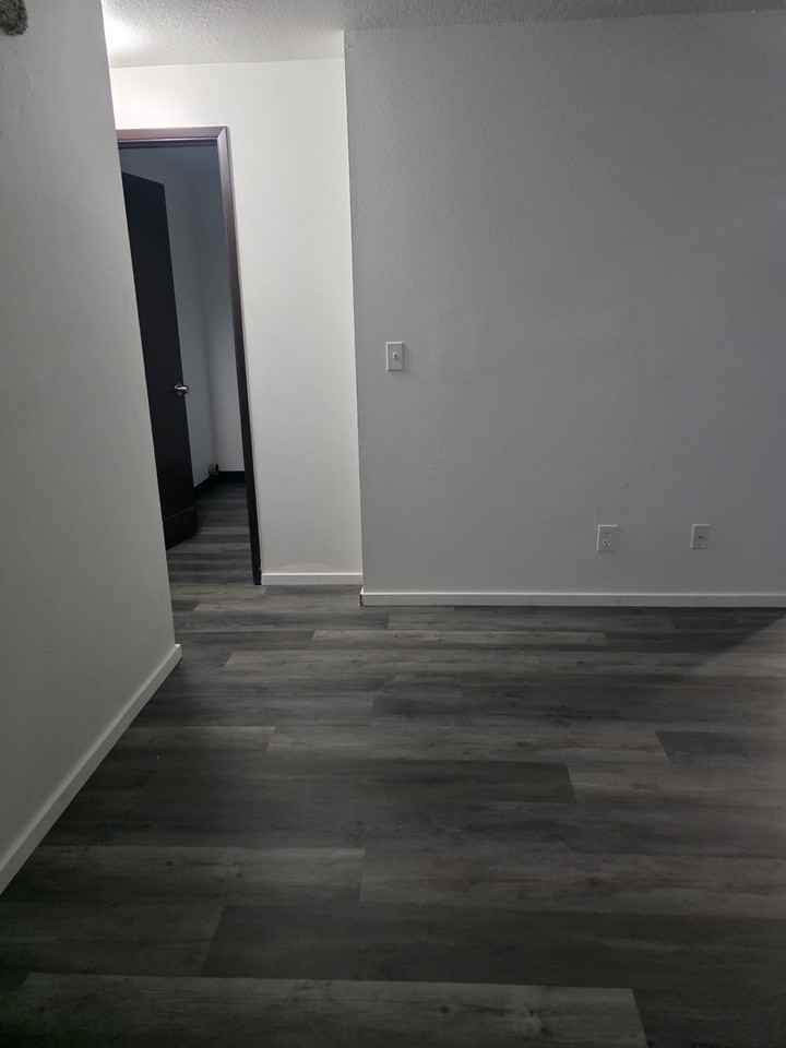 Rose Manor - Photo 2 of 12