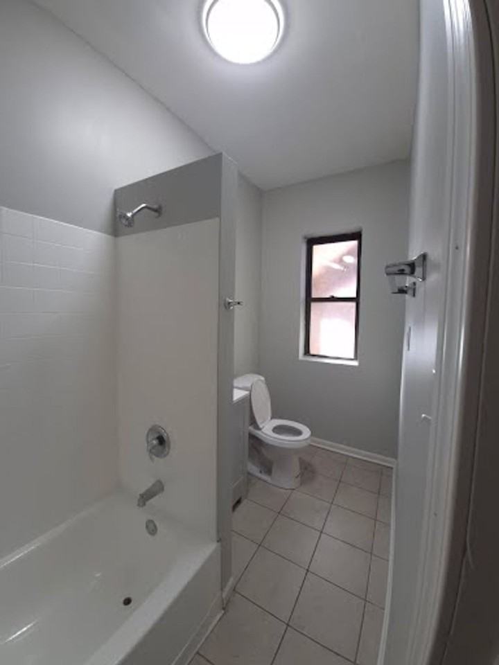 634-640 N Lamon - Photo 3 of 13