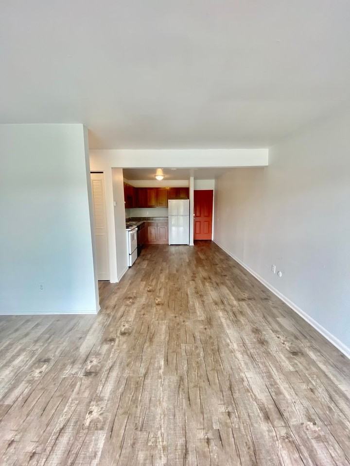 Ambassador West Apartments - Photo 5 of 25