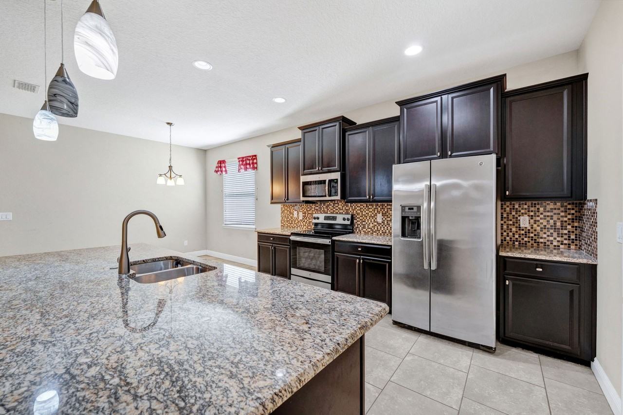 4512 Linwood Trace Ln - Photo 6 of 31