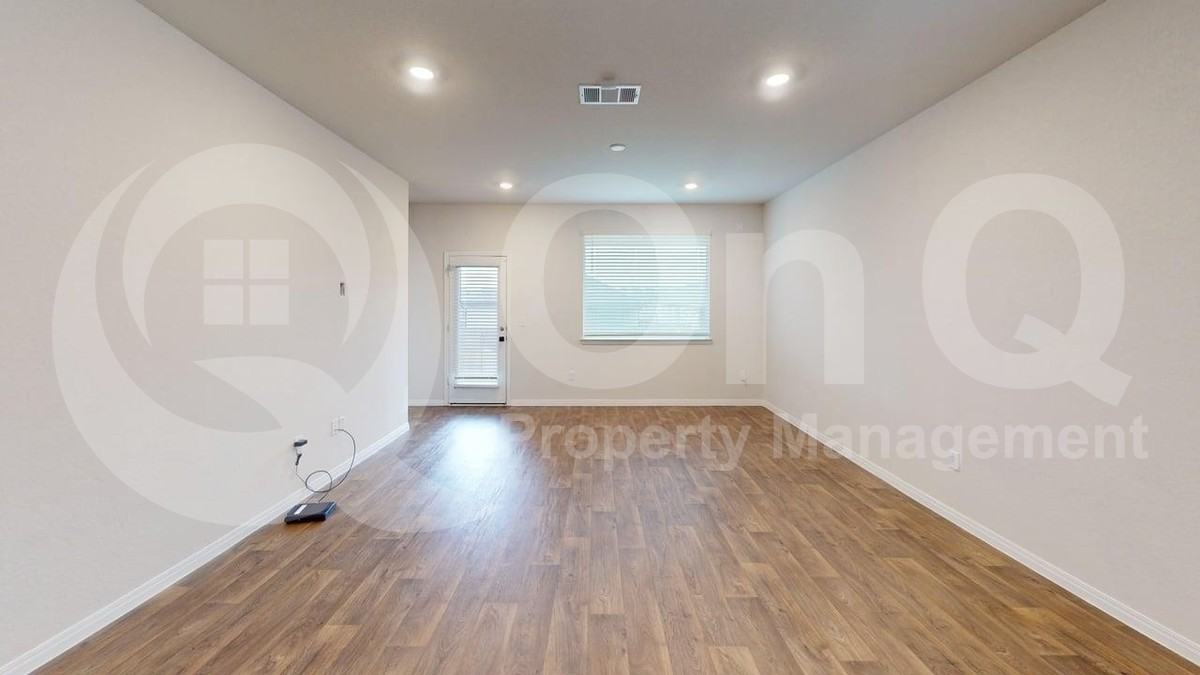 245 Brooklyn Dr - Photo 6 of 23