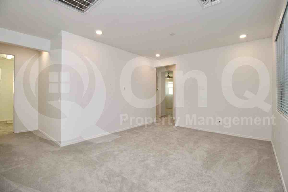 10059 E Texas Ave - Photo 6 of 35