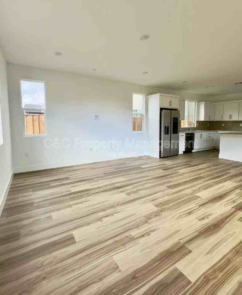 2782 Old Larks Ln - Photo 5 of 29