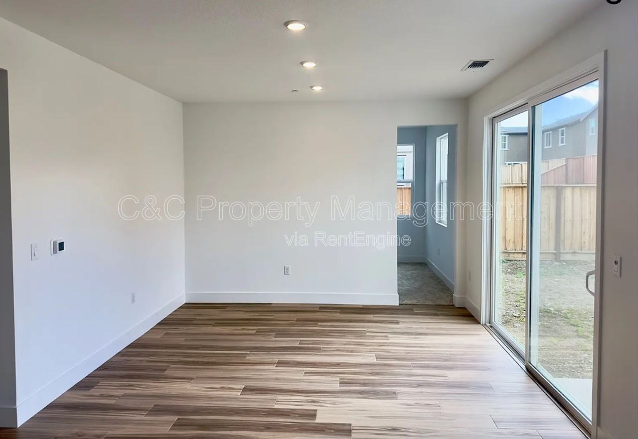 2782 Old Larks Ln - Photo 6 of 29