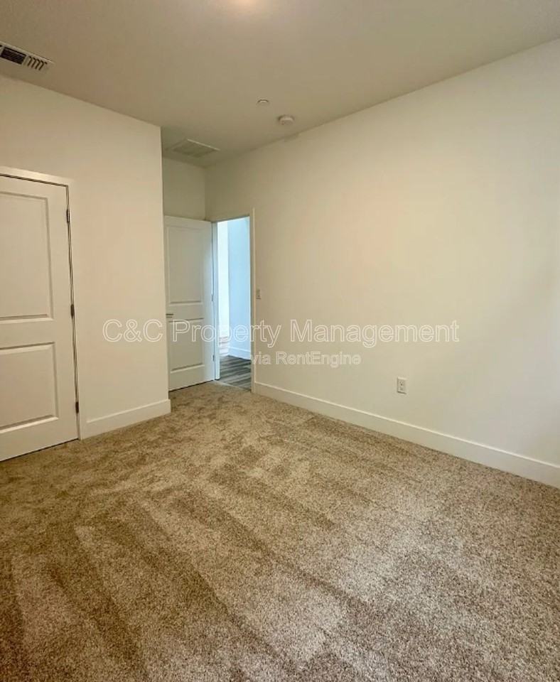 2782 Old Larks Ln - Photo 7 of 29