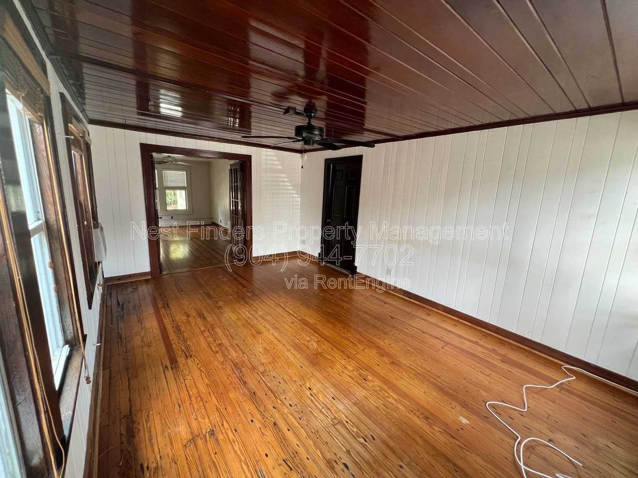 809 2nd St S - Photo 3 of 13