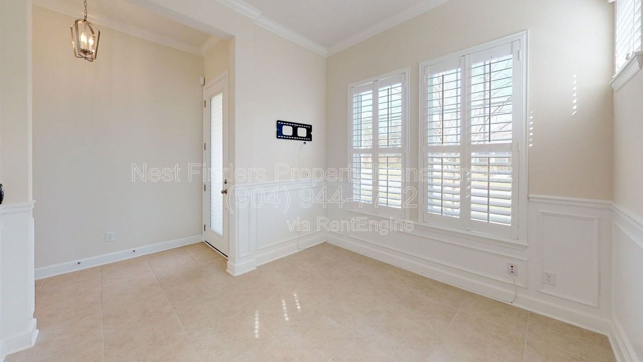 203 Southern Oak Dr - Photo 4 of 31