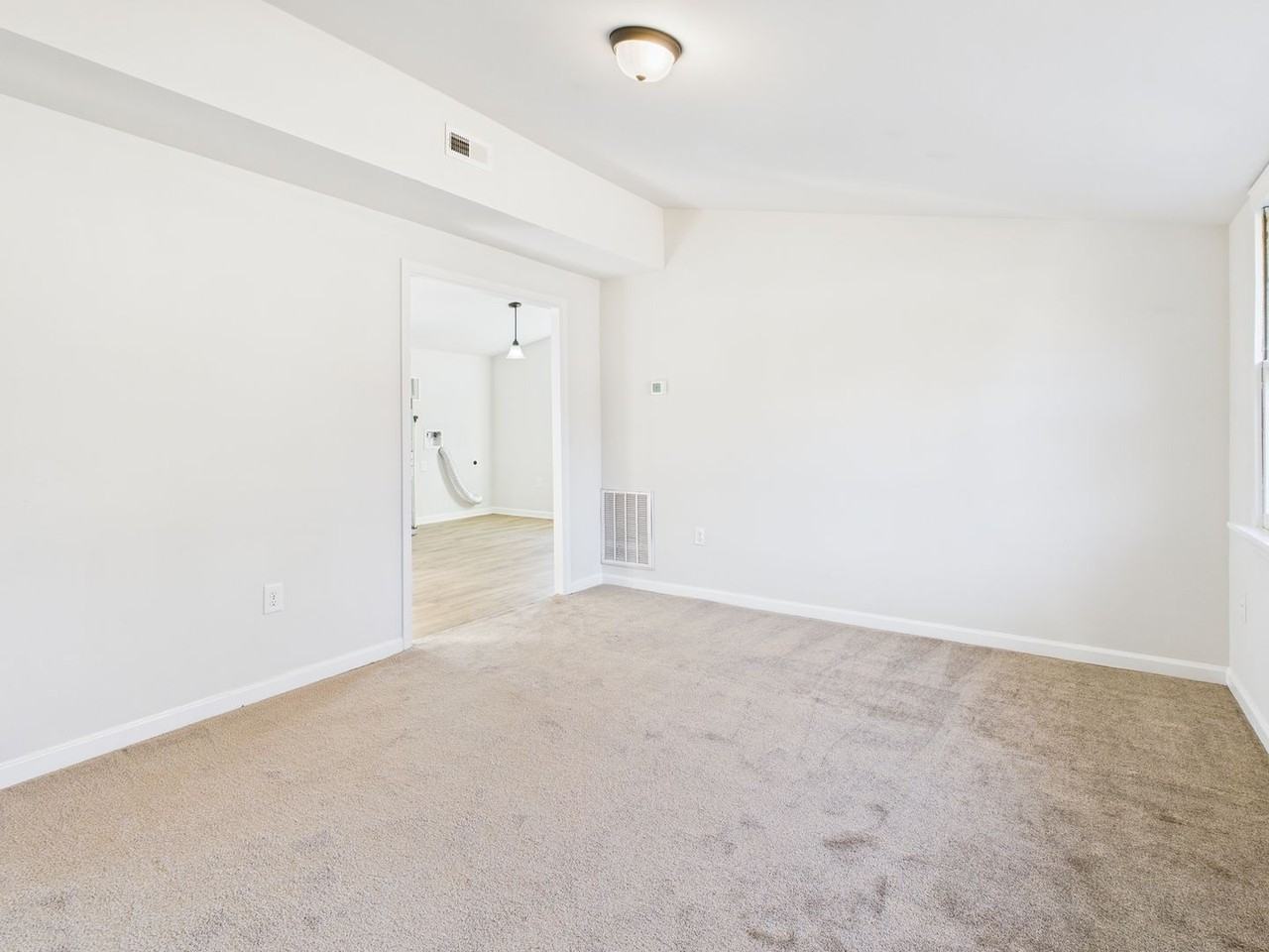 6113 Ullswater Ave - Photo 4 of 16