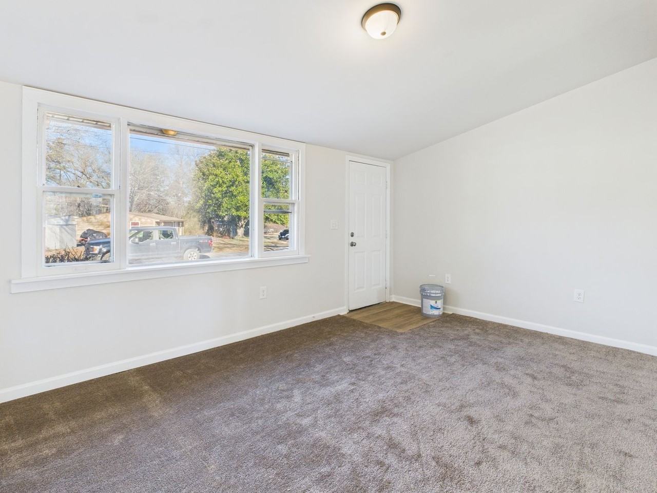 6113 Ullswater Ave - Photo 5 of 16