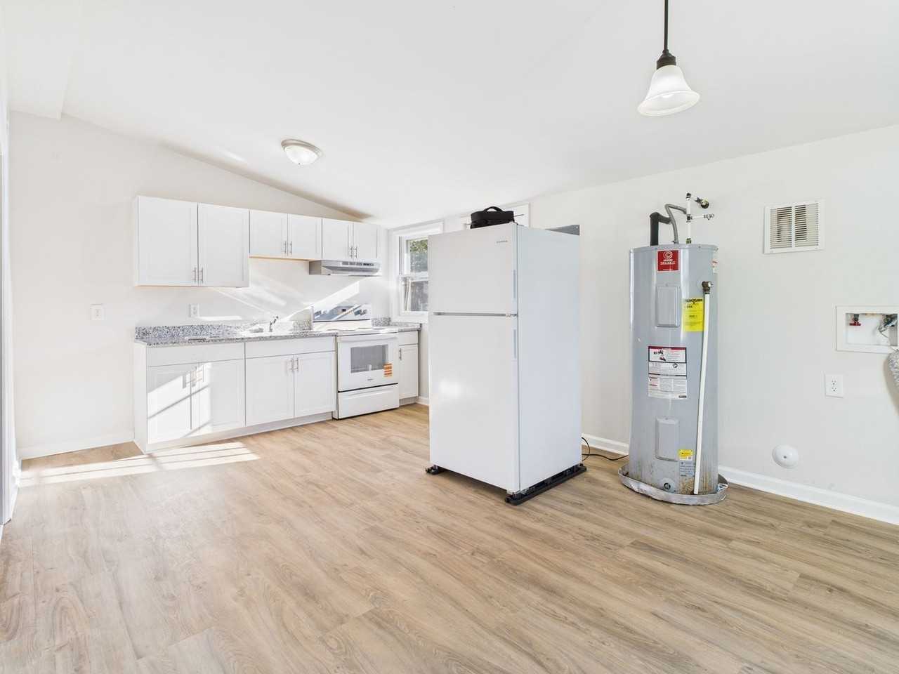 6113 Ullswater Ave - Photo 7 of 16