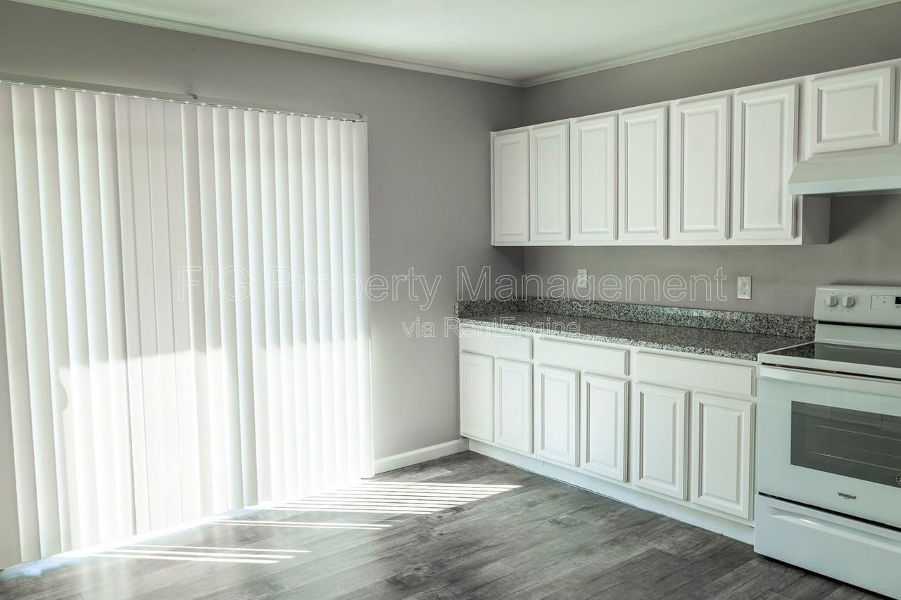 112 Louella Dr - Photo 2 of 19