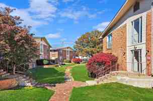 featured image of 1708 Jennifer Rd #B13