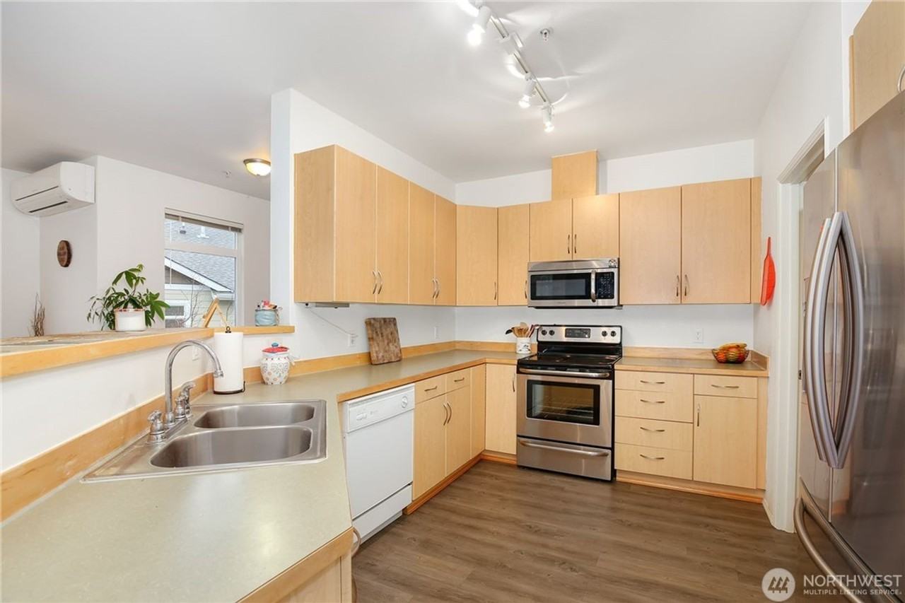 587 241st Ln Se - Photo 3 of 19