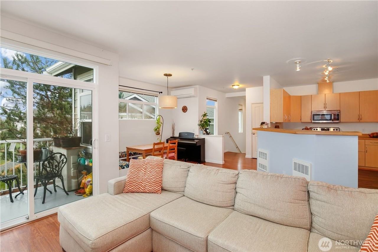 587 241st Ln Se - Photo 6 of 19