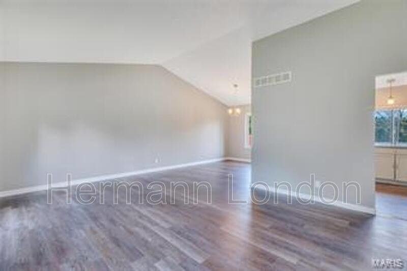 5227 Suntrail Dr - Photo 2 of 24