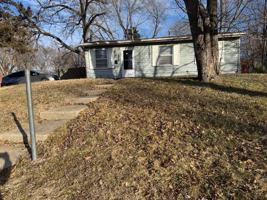 featured image of 2611 S 48th Ter